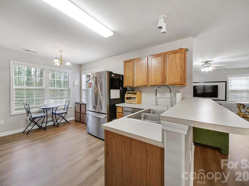 2604 Cochrane Drive, Charlotte, NC 28269.  MLS# CAR4365893, YatesRealty ID 15797. 