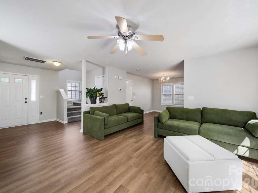 2604 Cochrane Drive, Charlotte, NC 28269.  MLS# CAR4365893, YatesRealty ID 15797. 
