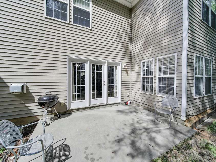2604 Cochrane Drive, Charlotte, NC 28269.  MLS# CAR4365893, YatesRealty ID 15797. 