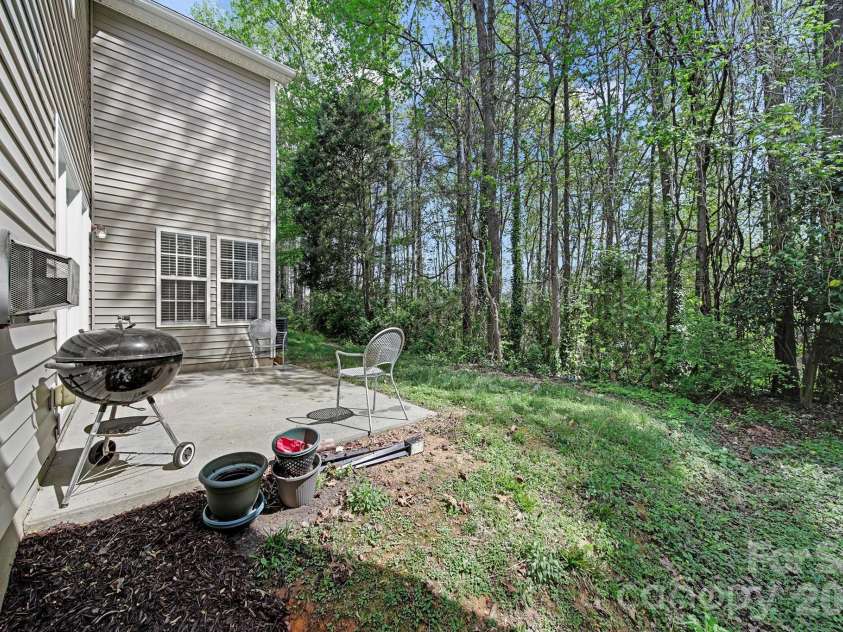 2604 Cochrane Drive, Charlotte, NC 28269.  MLS# CAR4365893, YatesRealty ID 15797. 