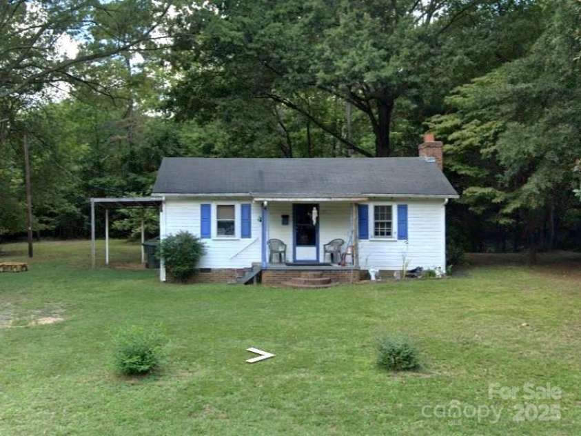 555 Ridge Avenue, Mooresville, NC 28115.  MLS# CAR4259936, YatesRealty ID 15797. 