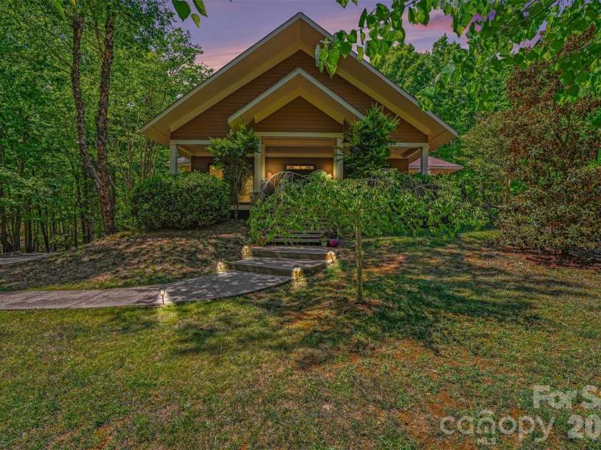146 Harbor Watch Drive, Statesville, NC 28677.  MLS# CAR4361153, YatesRealty ID 15798. 