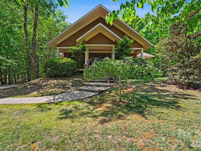 146 Harbor Watch Drive, Statesville, NC 28677.  MLS# CAR4361153, YatesRealty ID 15798. 