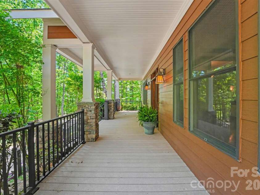 146 Harbor Watch Drive, Statesville, NC 28677.  MLS# CAR4361153, YatesRealty ID 15798. 