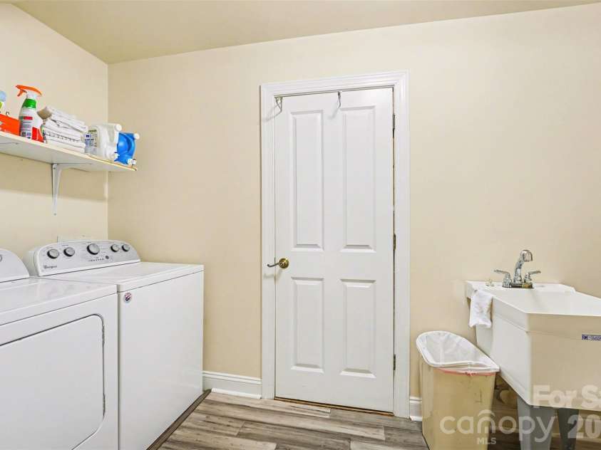 146 Harbor Watch Drive, Statesville, NC 28677.  MLS# CAR4361153, YatesRealty ID 15798. 
