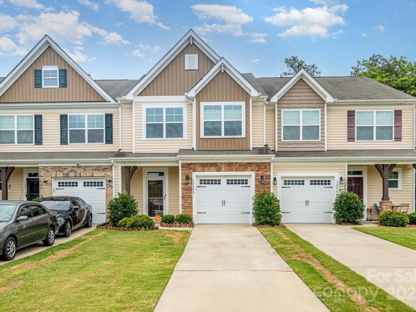 12408 Savannah Cottage Drive, Charlotte, NC 28273.  MLS# CAR4280686, YatesRealty ID 15799. 