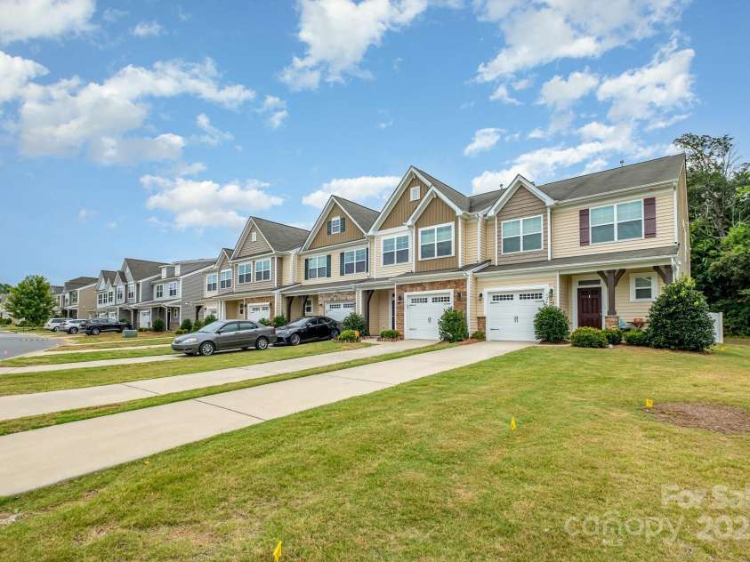 12408 Savannah Cottage Drive, Charlotte, NC 28273.  MLS# CAR4280686, YatesRealty ID 15799. 
