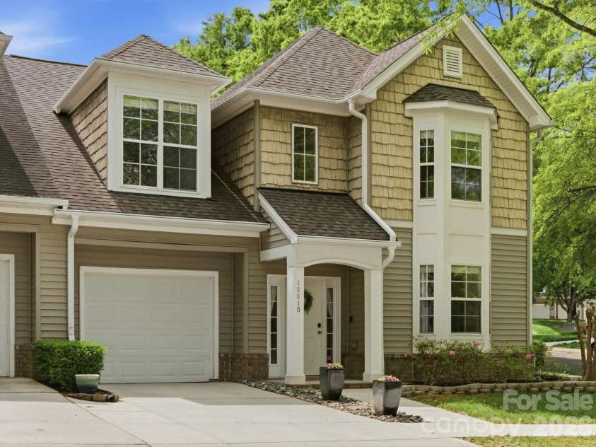 18810 Cloverstone Circle, Cornelius, NC 28031.  MLS# CAR4365042, YatesRealty ID 15799. 