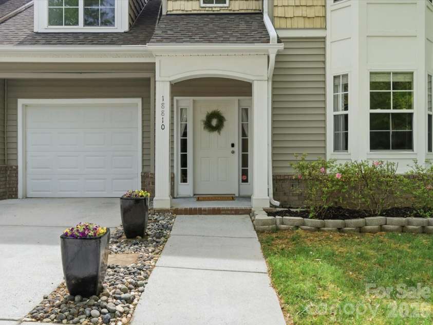 18810 Cloverstone Circle, Cornelius, NC 28031.  MLS# CAR4365042, YatesRealty ID 15799. 