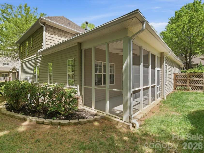 18810 Cloverstone Circle, Cornelius, NC 28031.  MLS# CAR4365042, YatesRealty ID 15799. 