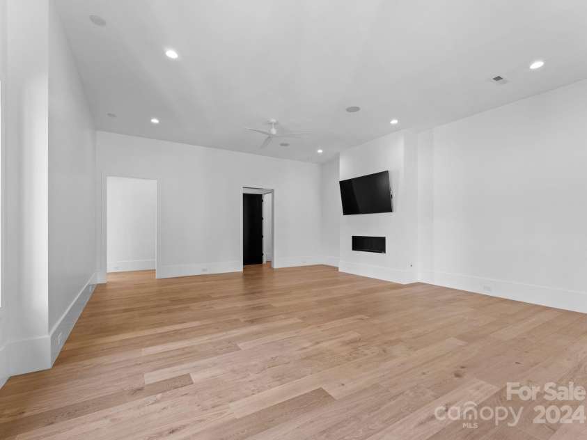 13702 Sage Thrasher Lane, Charlotte, NC 28278.  MLS# CAR4191491, YatesRealty ID 158. 