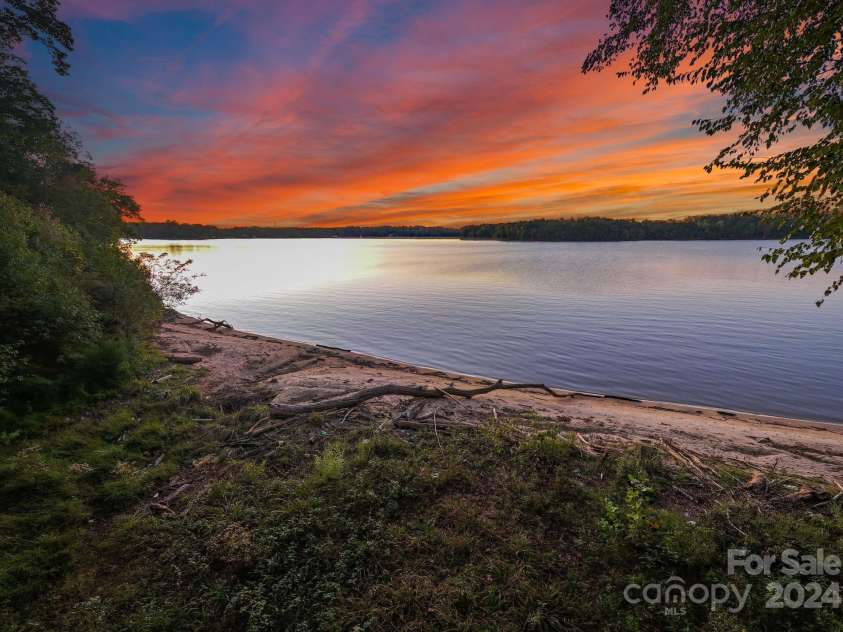 13702 Sage Thrasher Lane, Charlotte, NC 28278.  MLS# CAR4191491, YatesRealty ID 158. 