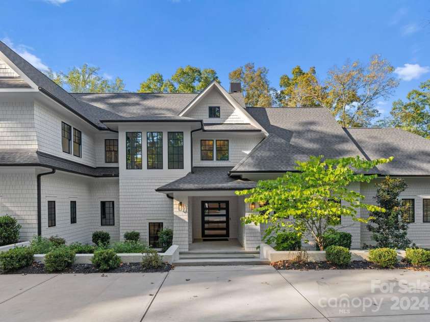 13702 Sage Thrasher Lane, Charlotte, NC 28278.  MLS# CAR4191491, YatesRealty ID 158. 