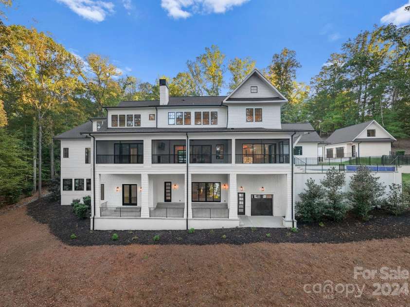 13702 Sage Thrasher Lane, Charlotte, NC 28278.  MLS# CAR4191491, YatesRealty ID 158. 