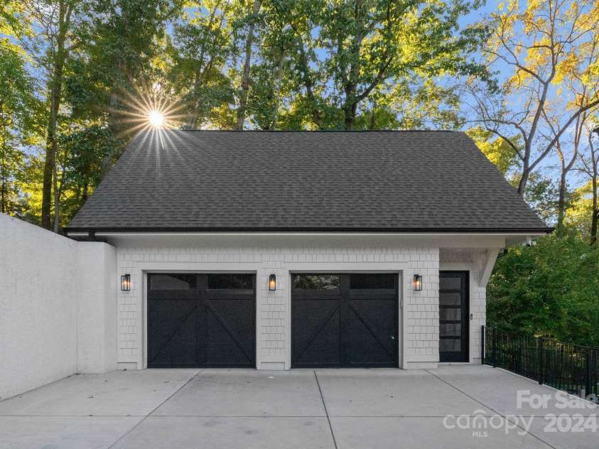 13702 Sage Thrasher Lane, Charlotte, NC 28278.  MLS# CAR4191491, YatesRealty ID 158. Detached Garage With Unfinished Upper Bonus Room