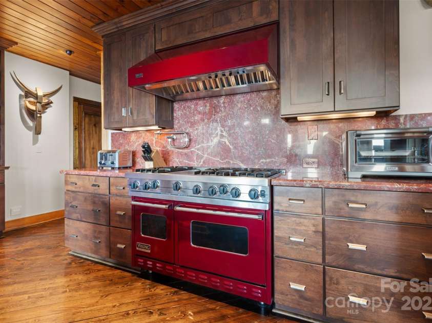 2910 Eagles Nest Trail, Banner Elk, NC 28604.  MLS# CAR4277103, YatesRealty ID 158. 