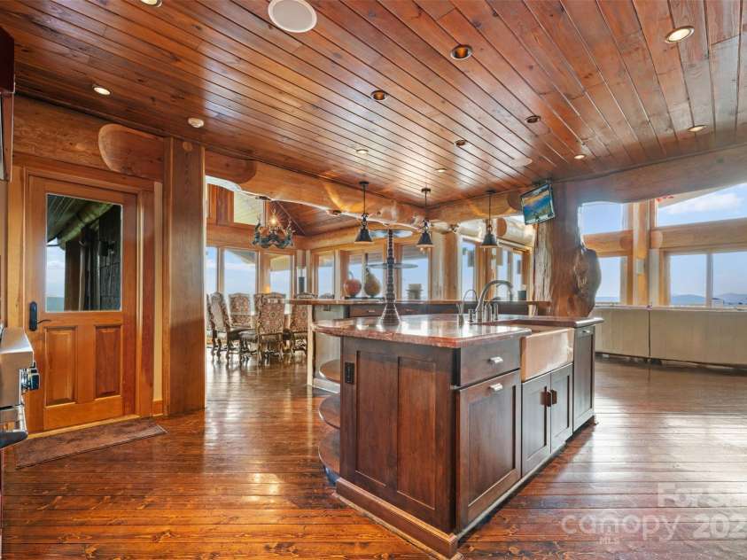 2910 Eagles Nest Trail, Banner Elk, NC 28604.  MLS# CAR4277103, YatesRealty ID 158. 