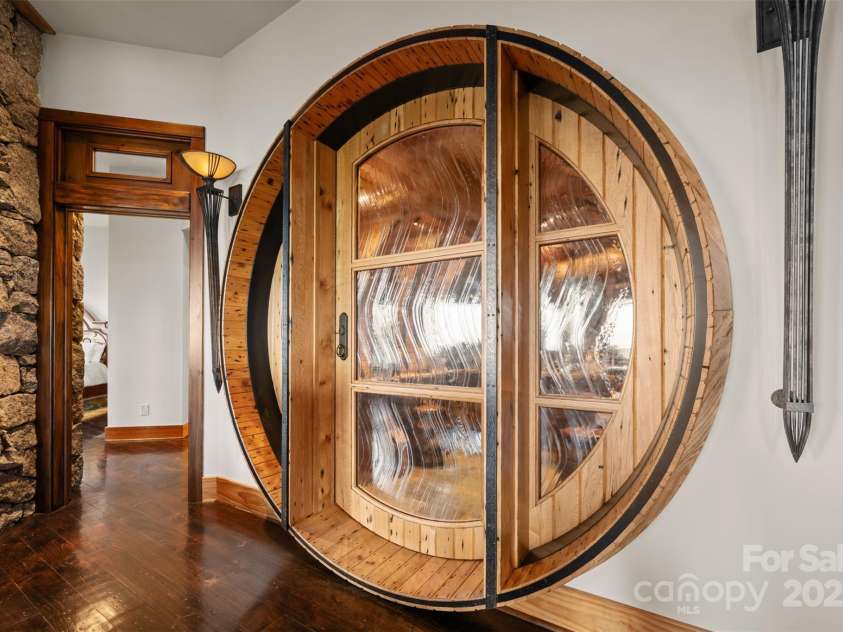 2910 Eagles Nest Trail, Banner Elk, NC 28604.  MLS# CAR4277103, YatesRealty ID 158. 