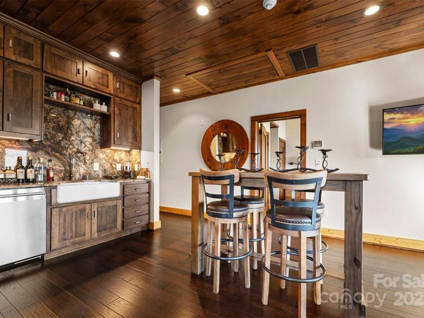 2910 Eagles Nest Trail, Banner Elk, NC 28604.  MLS# CAR4277103, YatesRealty ID 158. 