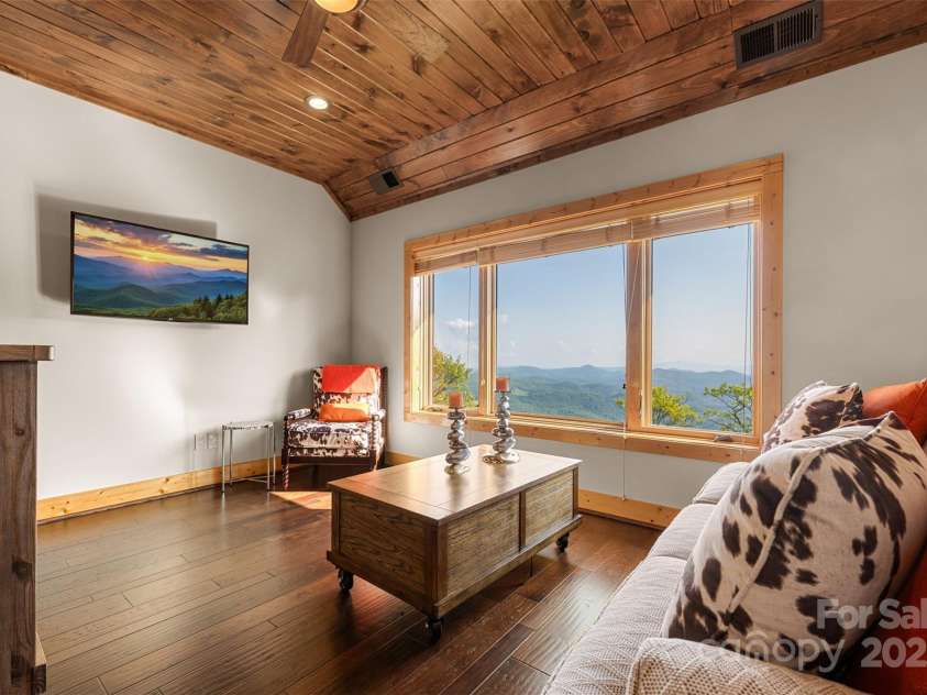 2910 Eagles Nest Trail, Banner Elk, NC 28604.  MLS# CAR4277103, YatesRealty ID 158. 