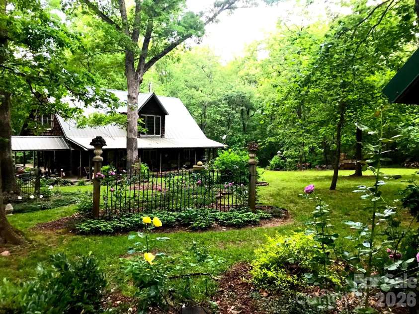 5592 Lennox Drive, Kings Mountain, NC 28086.  MLS# CAR4371853, YatesRealty ID 15800. 