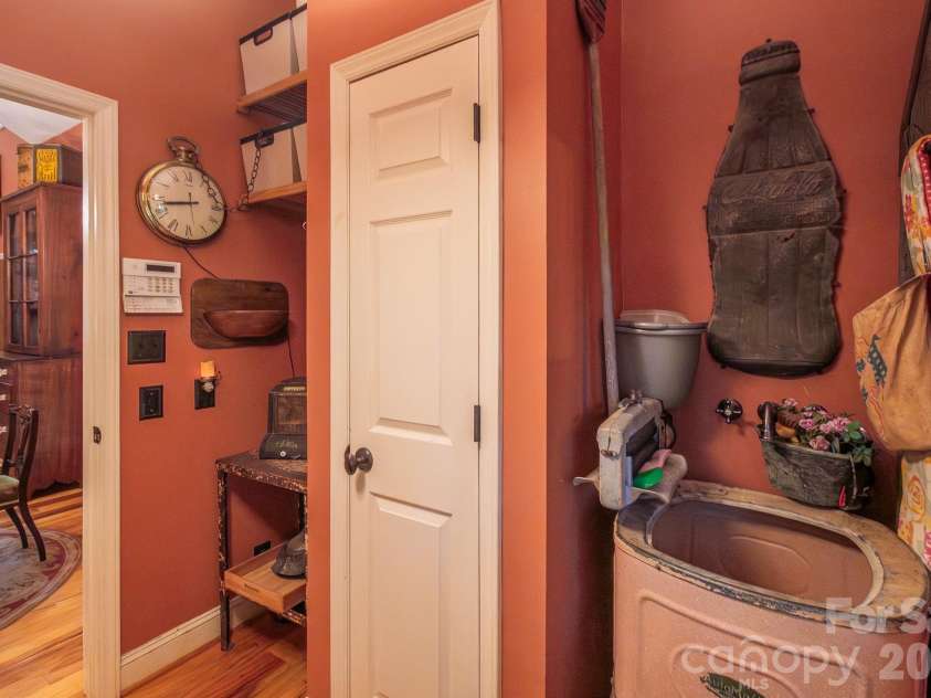 5592 Lennox Drive, Kings Mountain, NC 28086.  MLS# CAR4371853, YatesRealty ID 15800. 