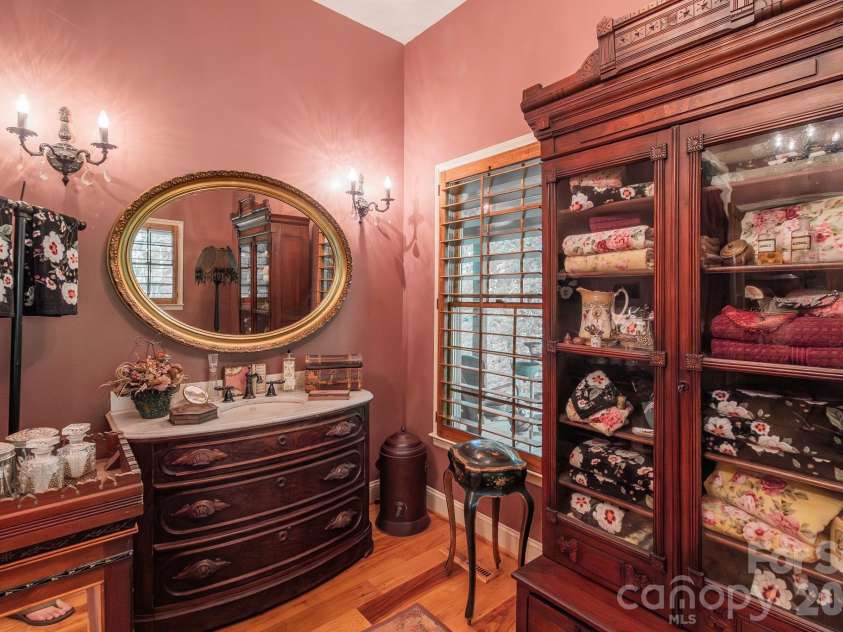 5592 Lennox Drive, Kings Mountain, NC 28086.  MLS# CAR4371853, YatesRealty ID 15800. 