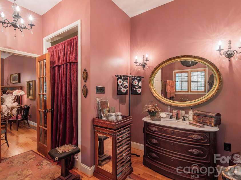 5592 Lennox Drive, Kings Mountain, NC 28086.  MLS# CAR4371853, YatesRealty ID 15800. 