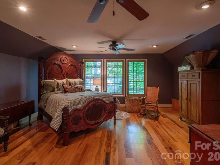 5592 Lennox Drive, Kings Mountain, NC 28086.  MLS# CAR4371853, YatesRealty ID 15800. 