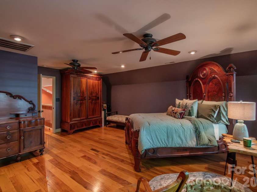 5592 Lennox Drive, Kings Mountain, NC 28086.  MLS# CAR4371853, YatesRealty ID 15800. 