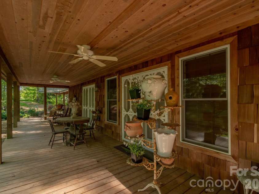 5592 Lennox Drive, Kings Mountain, NC 28086.  MLS# CAR4371853, YatesRealty ID 15800. 