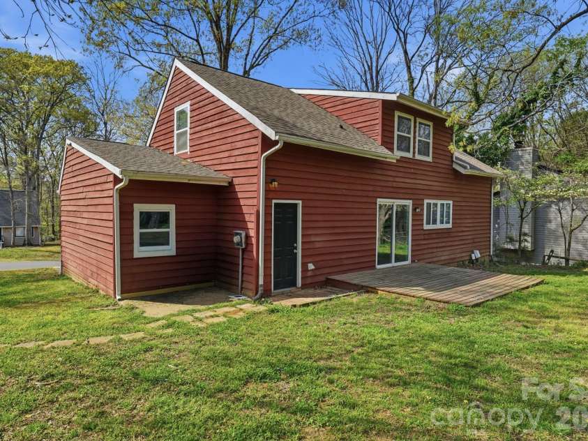 12023 Rock Canyon Drive, Charlotte, NC 28226.  MLS# CAR4364750, YatesRealty ID 15801. 