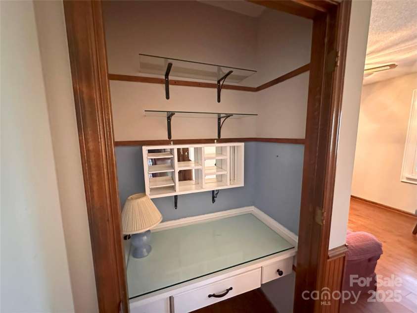 4866 NC Hwy 150 Highway, Lincolnton, NC 28092.  MLS# CAR4223343, YatesRealty ID 15801. Build in desk