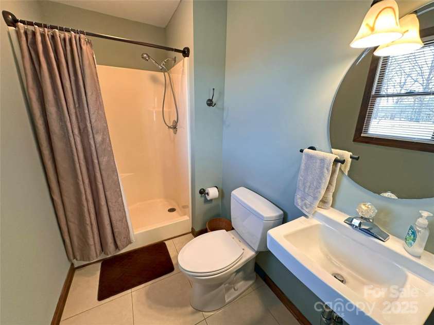 4866 NC Hwy 150 Highway, Lincolnton, NC 28092.  MLS# CAR4223343, YatesRealty ID 15801. En Suite