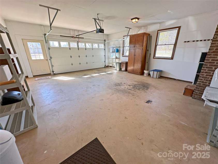 4866 NC Hwy 150 Highway, Lincolnton, NC 28092.  MLS# CAR4223343, YatesRealty ID 15801. Garage