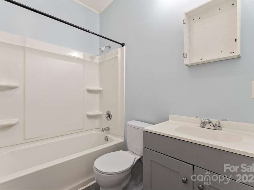 18 Douglas Avenue, Concord, NC 28025.  MLS# CAR4250234, YatesRealty ID 15802. 