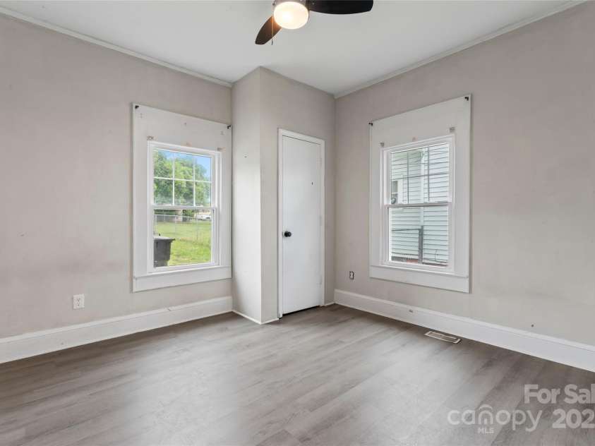 18 Douglas Avenue, Concord, NC 28025.  MLS# CAR4250234, YatesRealty ID 15802. 