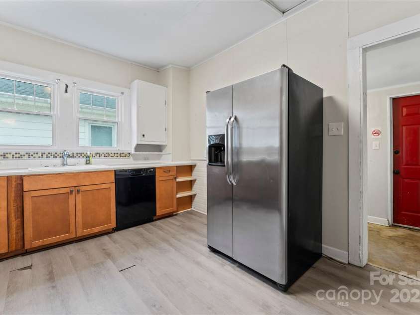 18 Douglas Avenue, Concord, NC 28025.  MLS# CAR4250234, YatesRealty ID 15802. 