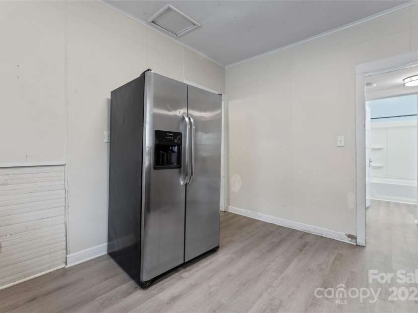 18 Douglas Avenue, Concord, NC 28025.  MLS# CAR4250234, YatesRealty ID 15802. 