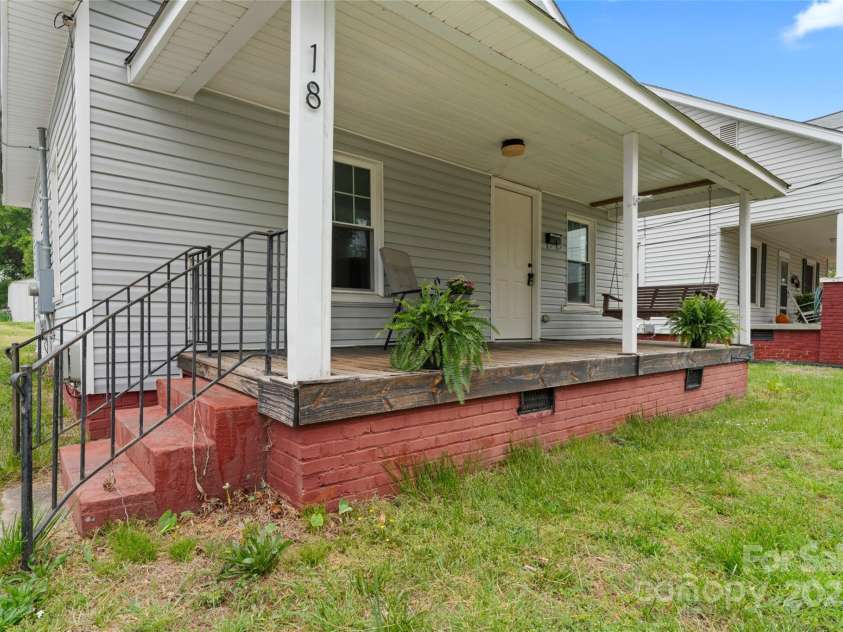 18 Douglas Avenue, Concord, NC 28025.  MLS# CAR4250234, YatesRealty ID 15802. 