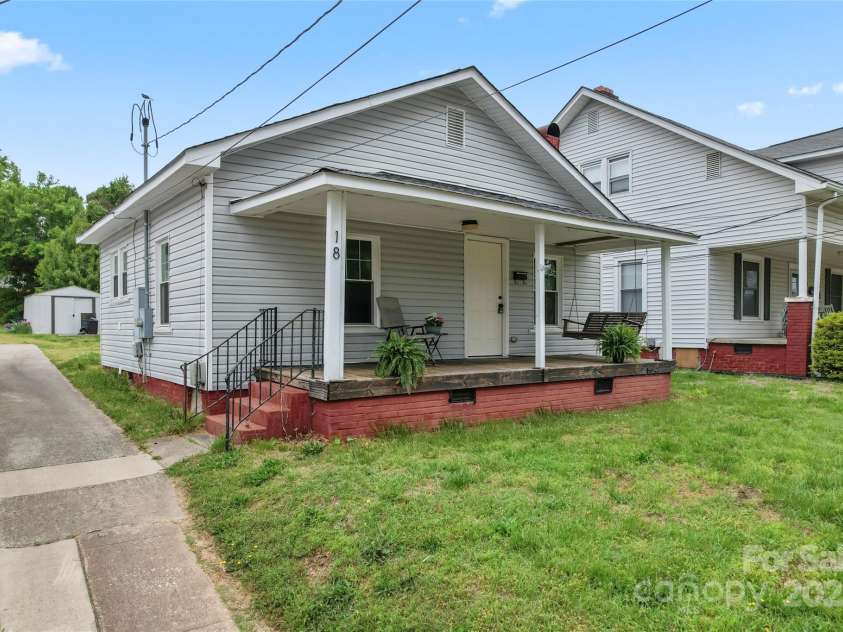 18 Douglas Avenue, Concord, NC 28025.  MLS# CAR4250234, YatesRealty ID 15802. 