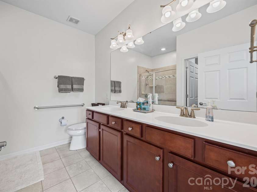 20238 Dovekie Lane, Fort Mill, SC 29707.  MLS# CAR4366782, YatesRealty ID 15802. 