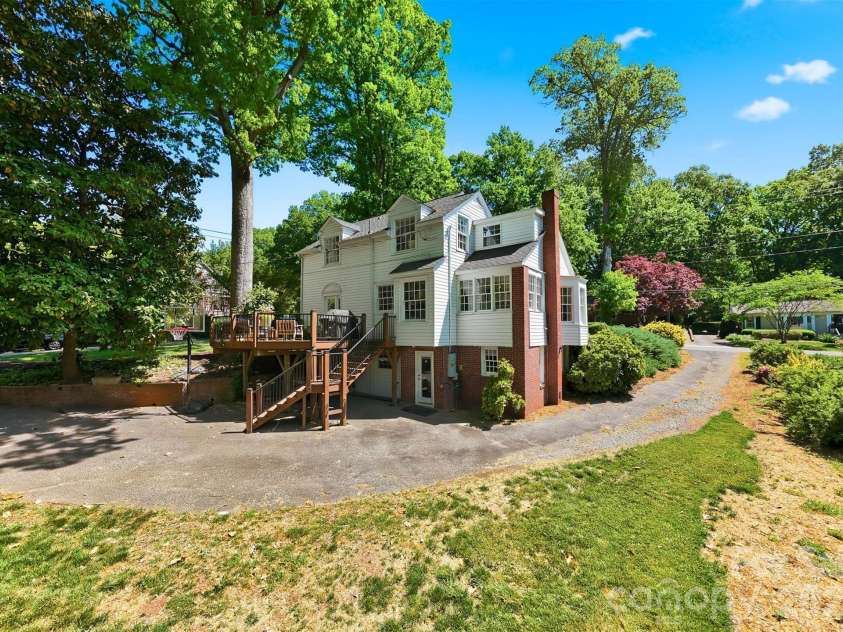 431 9th Street, Hickory, NC 28601.  MLS# CAR4371820, YatesRealty ID 15803. 