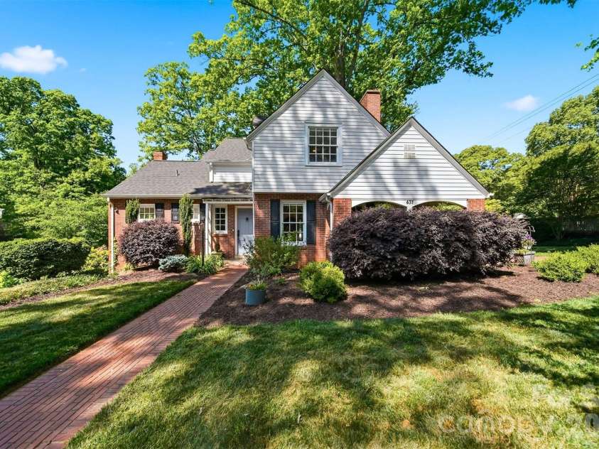 431 9th Street, Hickory, NC 28601.  MLS# CAR4371820, YatesRealty ID 15803. 