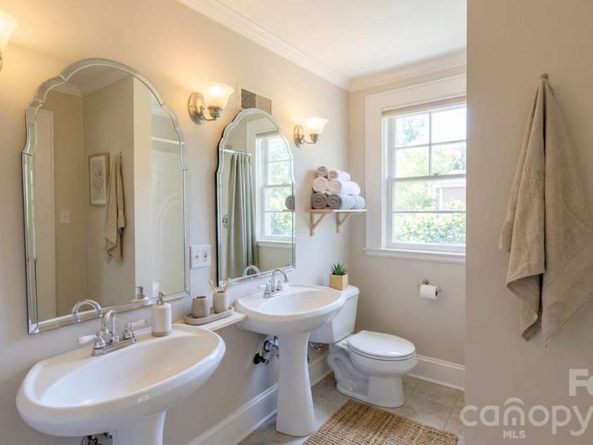 431 9th Street, Hickory, NC 28601.  MLS# CAR4429225, YatesRealty ID 15803. Virtually Staged