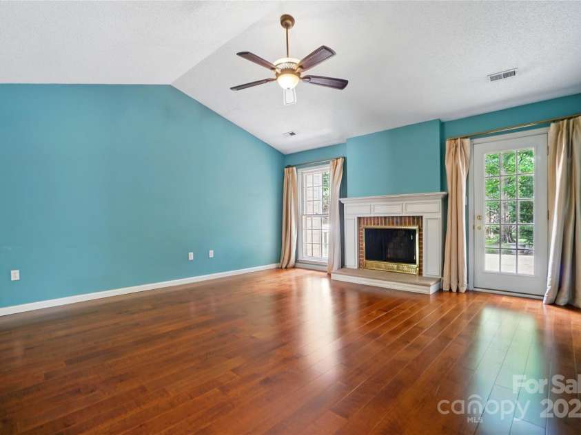 9927 Raddington Lane, Charlotte, NC 28269.  MLS# CAR4255804, YatesRealty ID 15803. 