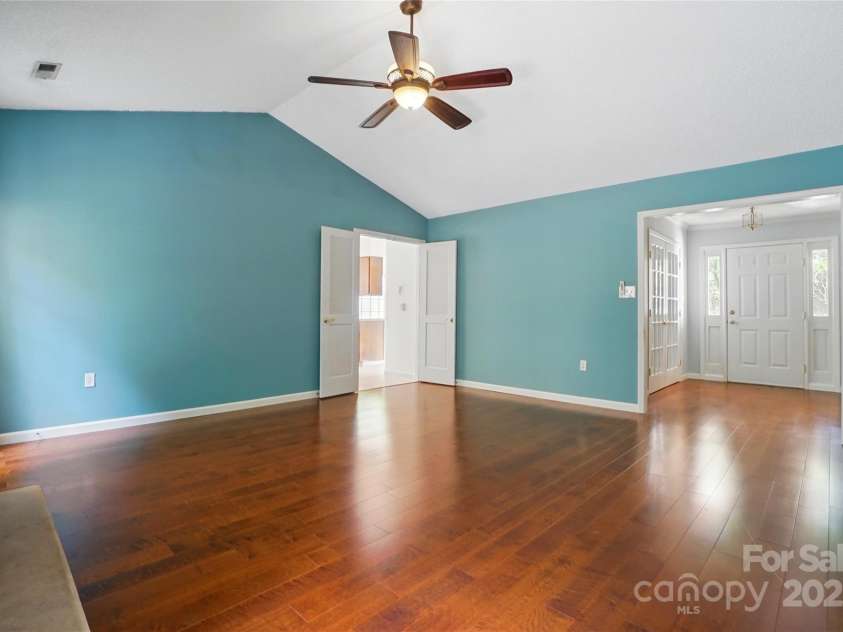 9927 Raddington Lane, Charlotte, NC 28269.  MLS# CAR4255804, YatesRealty ID 15803. 