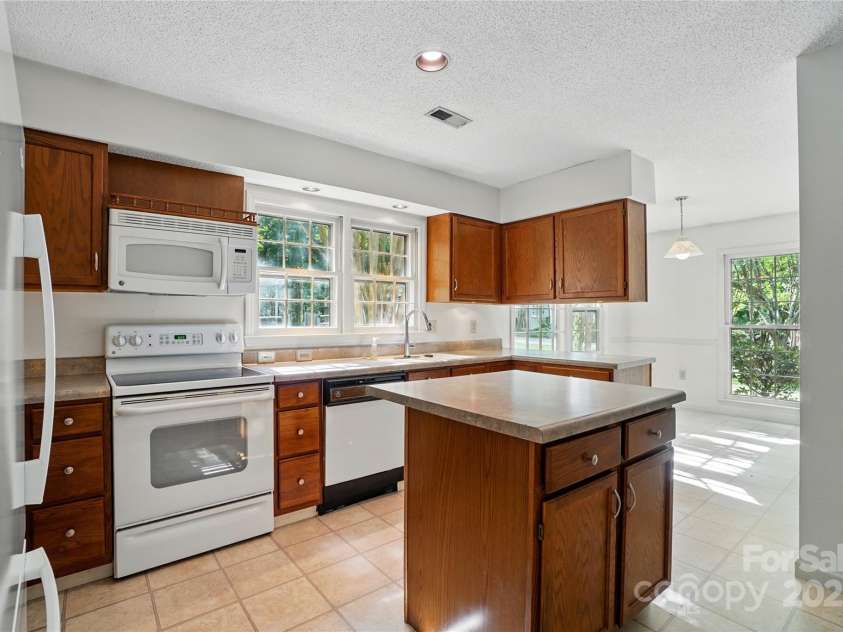 9927 Raddington Lane, Charlotte, NC 28269.  MLS# CAR4255804, YatesRealty ID 15803. 