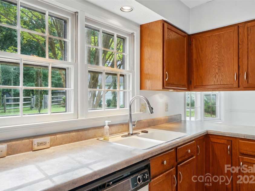 9927 Raddington Lane, Charlotte, NC 28269.  MLS# CAR4255804, YatesRealty ID 15803. 