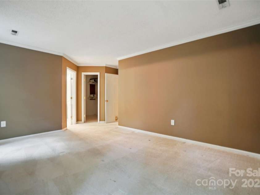 9927 Raddington Lane, Charlotte, NC 28269.  MLS# CAR4255804, YatesRealty ID 15803. 